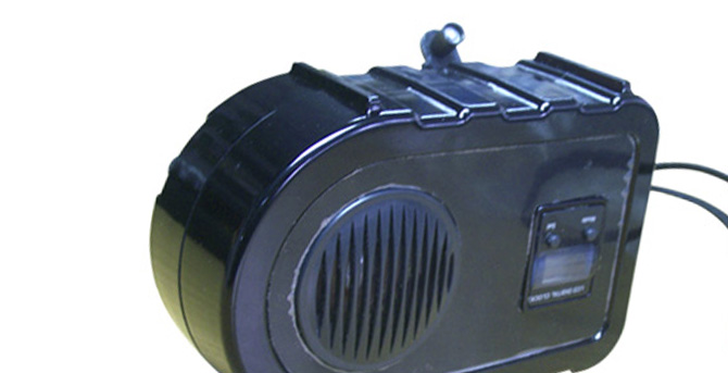 AM FM dynamo radio with light